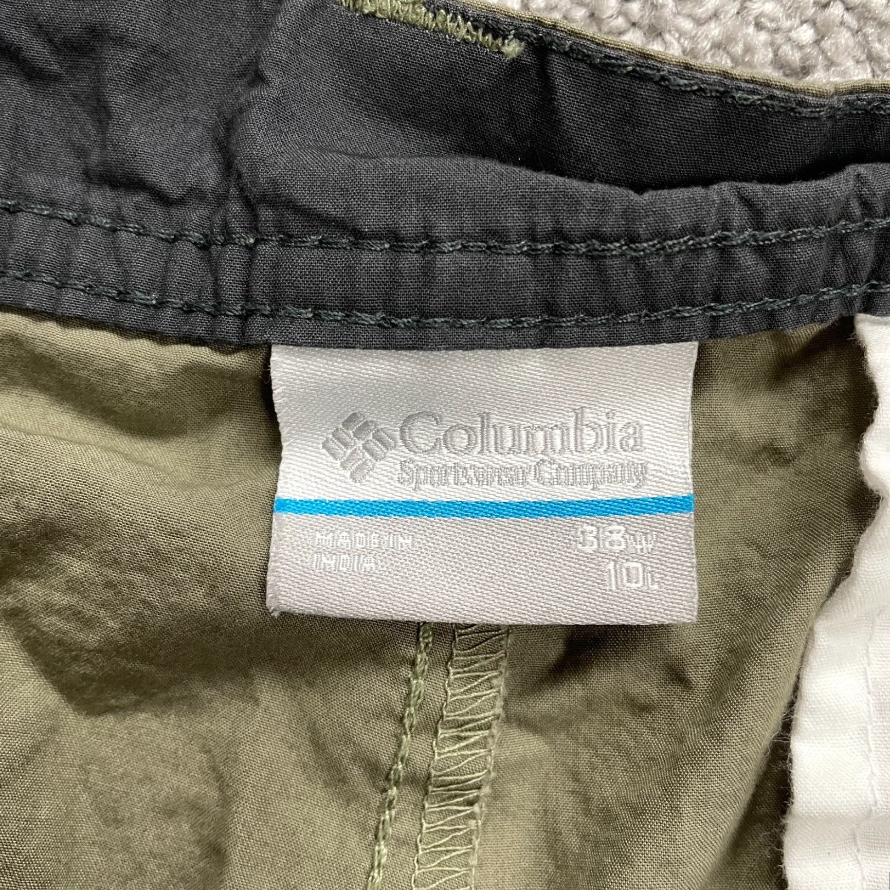 Vintage Columbia Shorts Mens 40x9.5 Army Green Flat Front Cotton Bermuda Outdoor Chino Regular 40 in Green casual, travel, workwear Mens Size US 40 / EU 56 - 5 Thumbnail