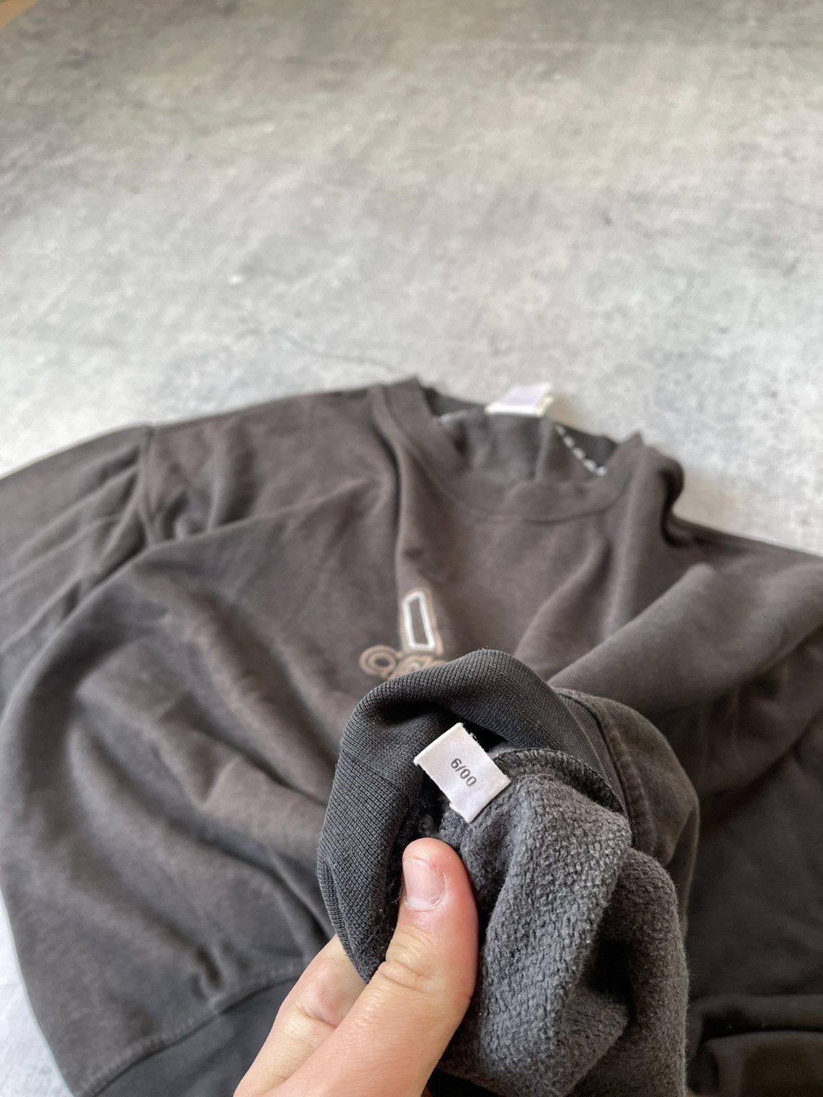 Adidas × Vintage Vintage Adidas distressed big logo oversized Y2K sweatshirt Size US L / EU 52-54 / 3 - 8 Thumbnail
