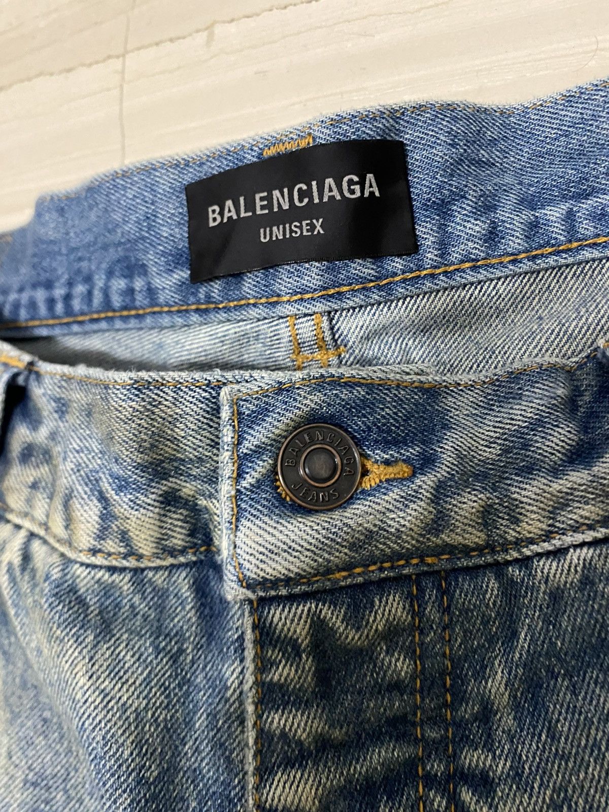Balenciaga Balenciaga true blue wax baggy denim Size US 34 / EU 50 - 4 Thumbnail