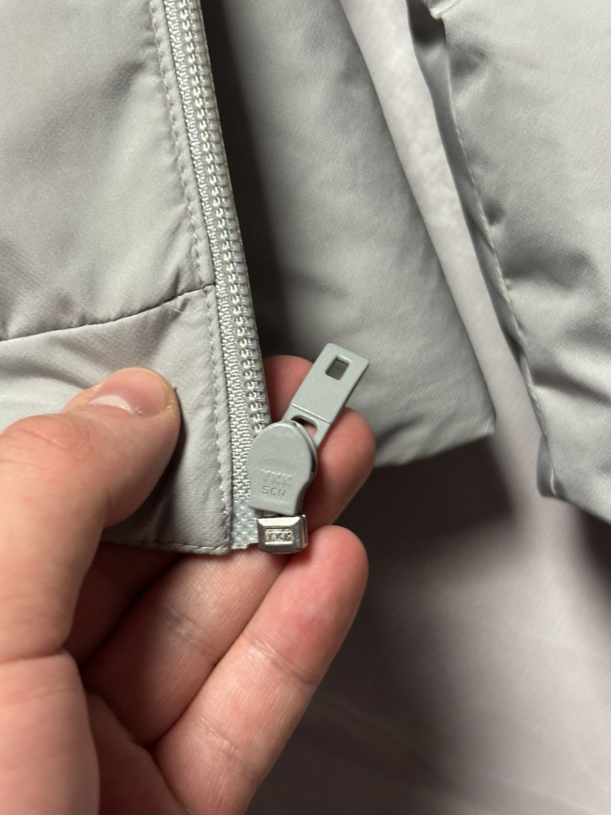 Uniqlo UNIQLO Seamless Down Parka 3D Cut Puffer Jacket Light Gray M Size US M / EU 48-50 / 2 - 18 Thumbnail