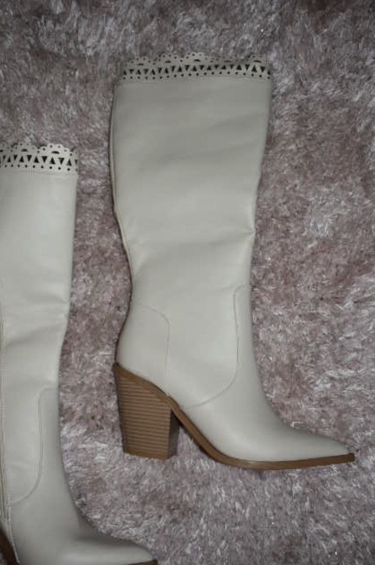 Other NEW Michele Eyelet White Heeled Pointed Toe Boots Size 10 Size US 10 / IT 40 - 3 Thumbnail