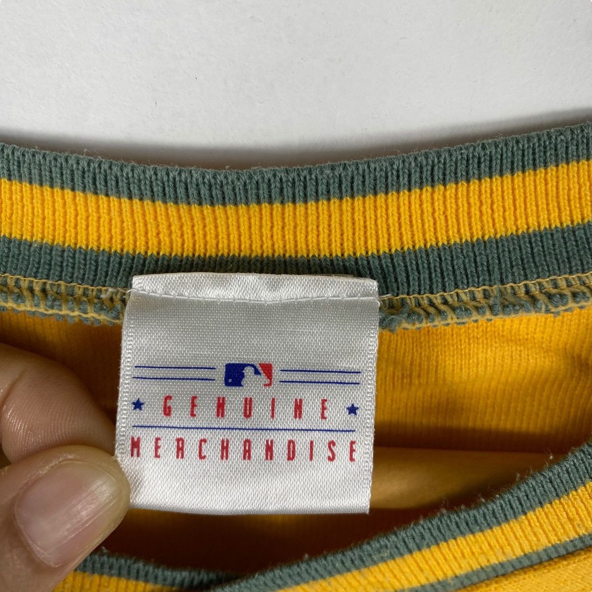 MLB × Vintage Vintage 90's ATHLETICS MLB Logo Tee Shirt Medium Size Size US M / EU 48-50 / 2 - 5 Thumbnail