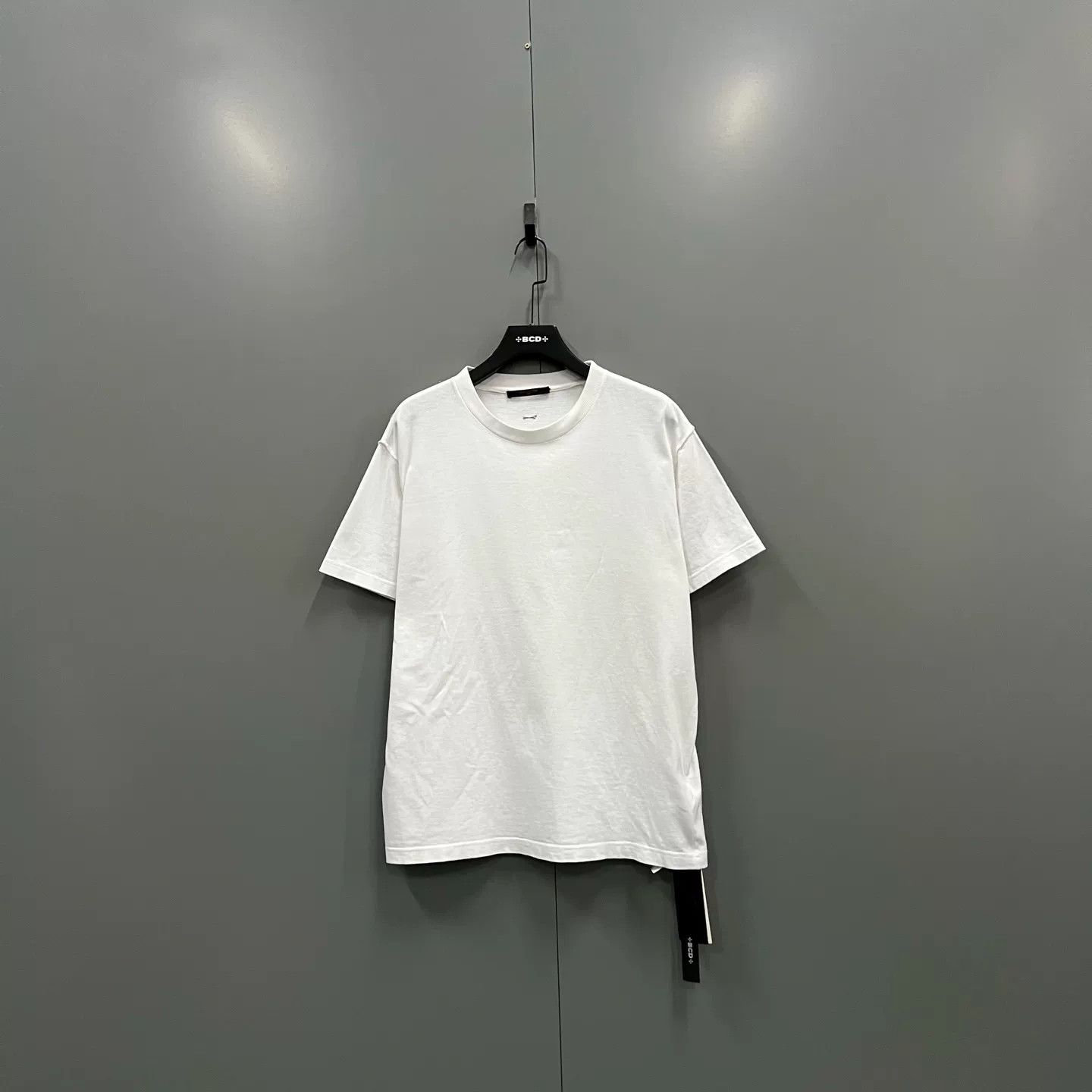 Louis Vuitton Louis Vuitton White Back Label T-Shirt Size US L / EU 52-54 / 3 - 1 Thumbnail