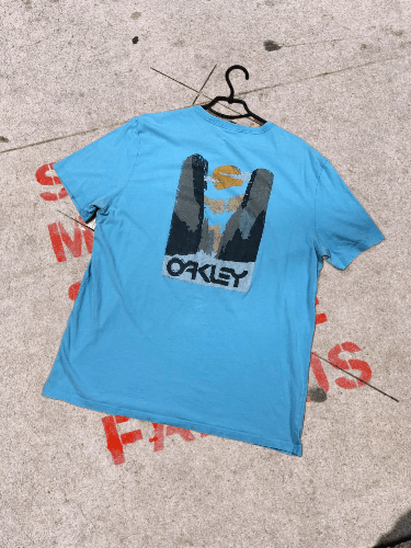Oakley Vintage Y2K Oakley Logo T Shirt XL Sun Faded Gorpcore Rare Size US XL / EU 56 / 4 - 1 Thumbnail