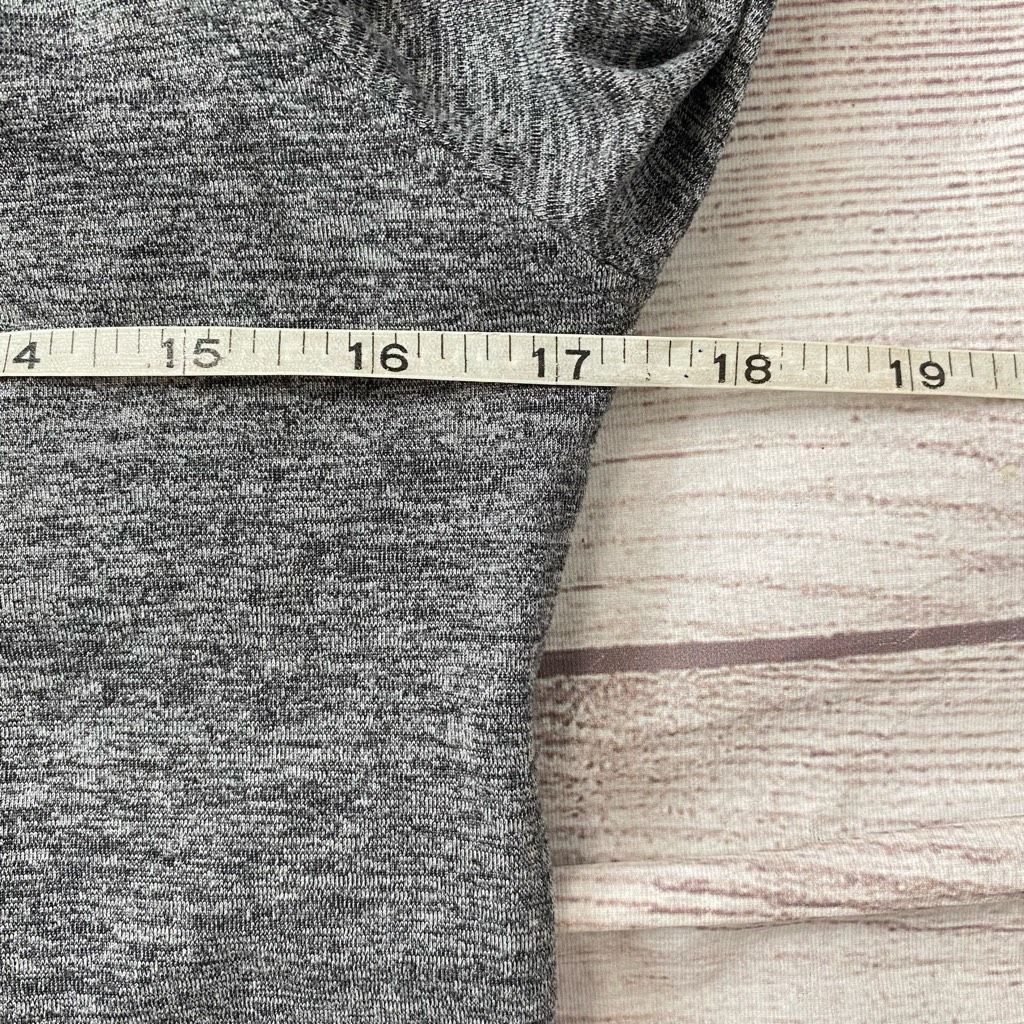 Layer 8 Layer 8 women M pullover Longsleeve hoodie w/mesh accent cuf Size M / US 6-8 / IT 42-44 - 21 Thumbnail