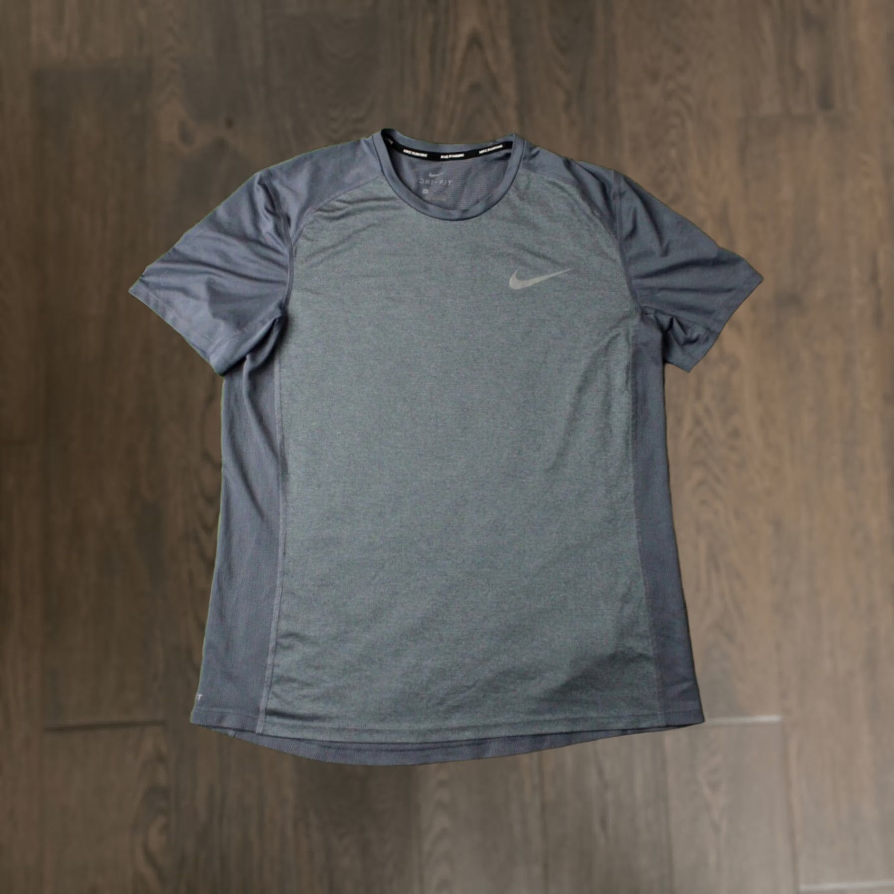 Nike Nike Running Dri-Fit Miler Shirt Mens Adult Large Gray Short Sleeve T-Shirt 2017 Training Jersey Nike Running Dri-Fit Miler Mens L Gray Shirt Size US L / EU 52-54 / 3 - 1 Thumbnail