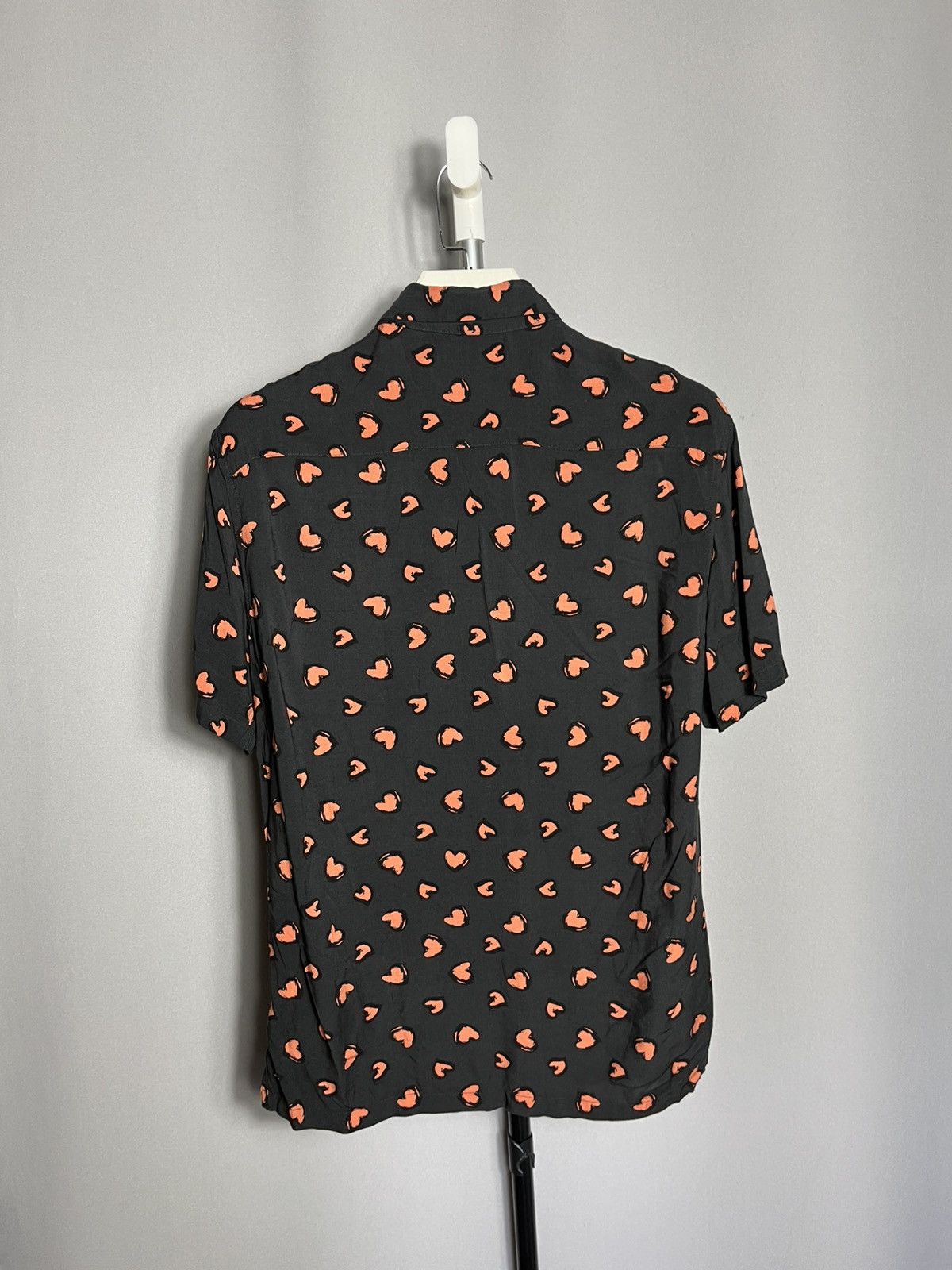 Allsaints Allsaints romanza ss shirt viscose mens heart monogram shirt Size US S / EU 44-46 / 1 - 7 Thumbnail