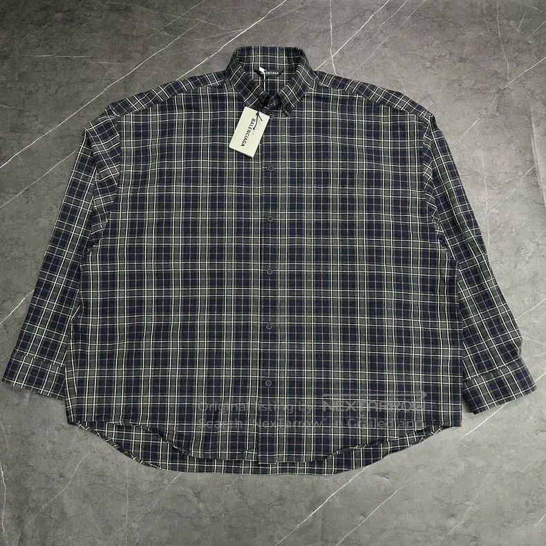 Balenciaga Balenciaga Plaid Shirt with Back Letter Logo L Size Size US S / EU 44-46 / 1 - 1 Thumbnail