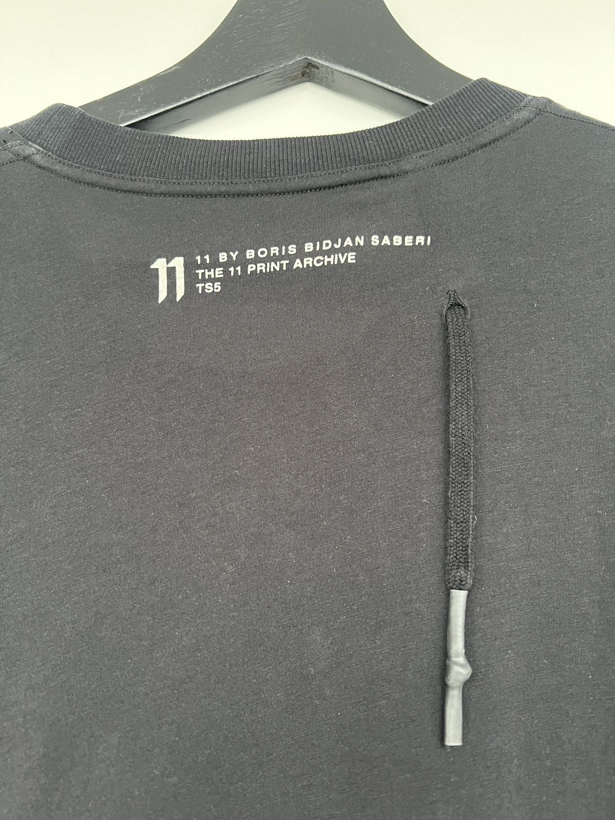 11 By Boris Bidjan Saberi 11 by BBS Archive Print T-Shirt / M Size US M / EU 48-50 / 2 - 3 Thumbnail