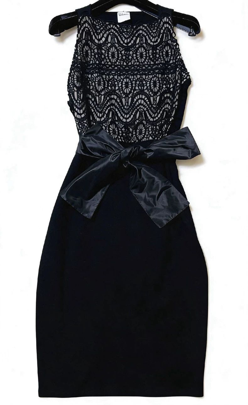 Valentino Valentino Lace crocheted slim-fitting sleeveless dress Size M / US 6-8 / IT 42-44 - 2 Thumbnail
