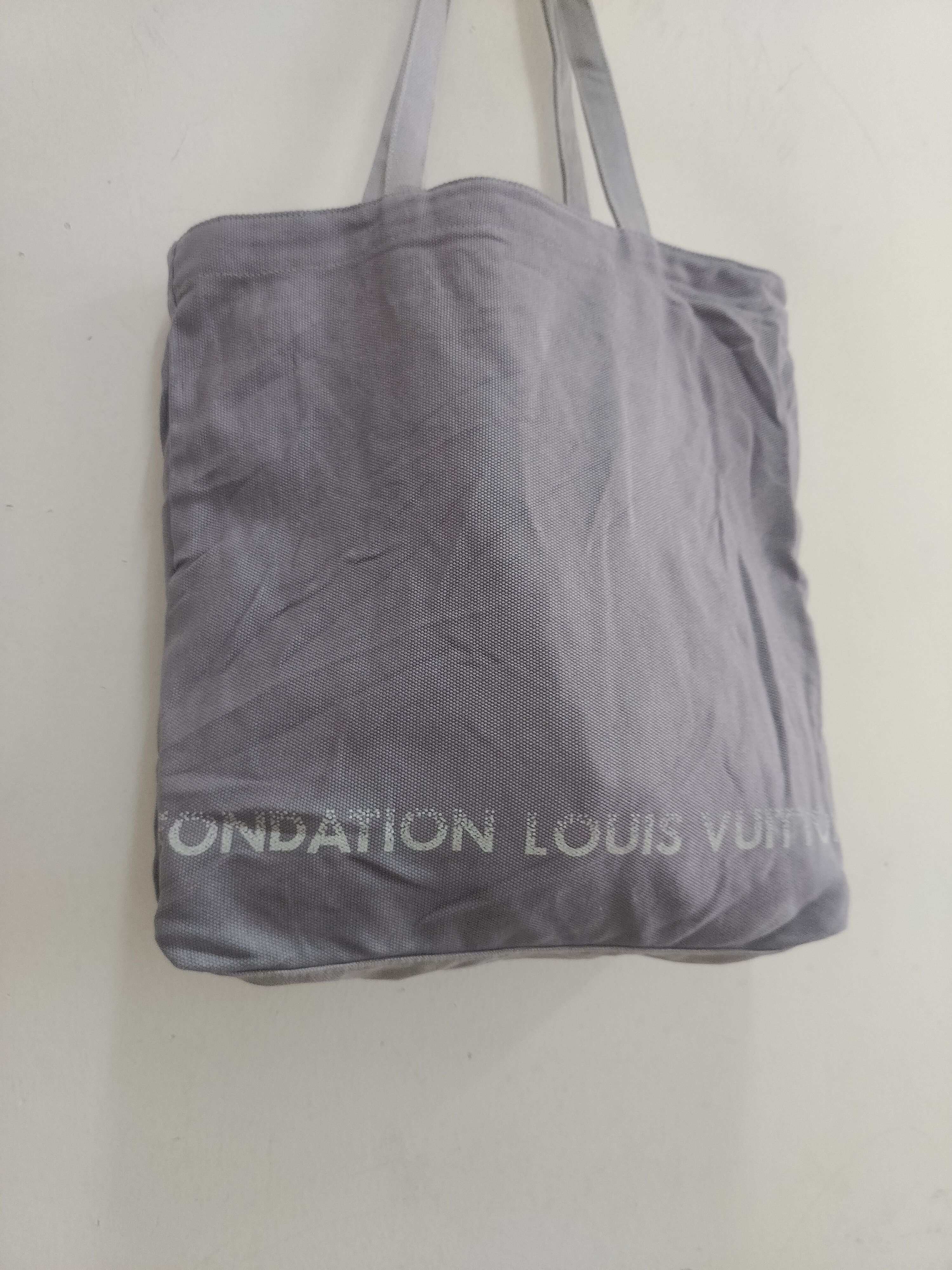 Louis Vuitton Foundation Louis Vuitton tote bag Size ONE SIZE - 2 Thumbnail