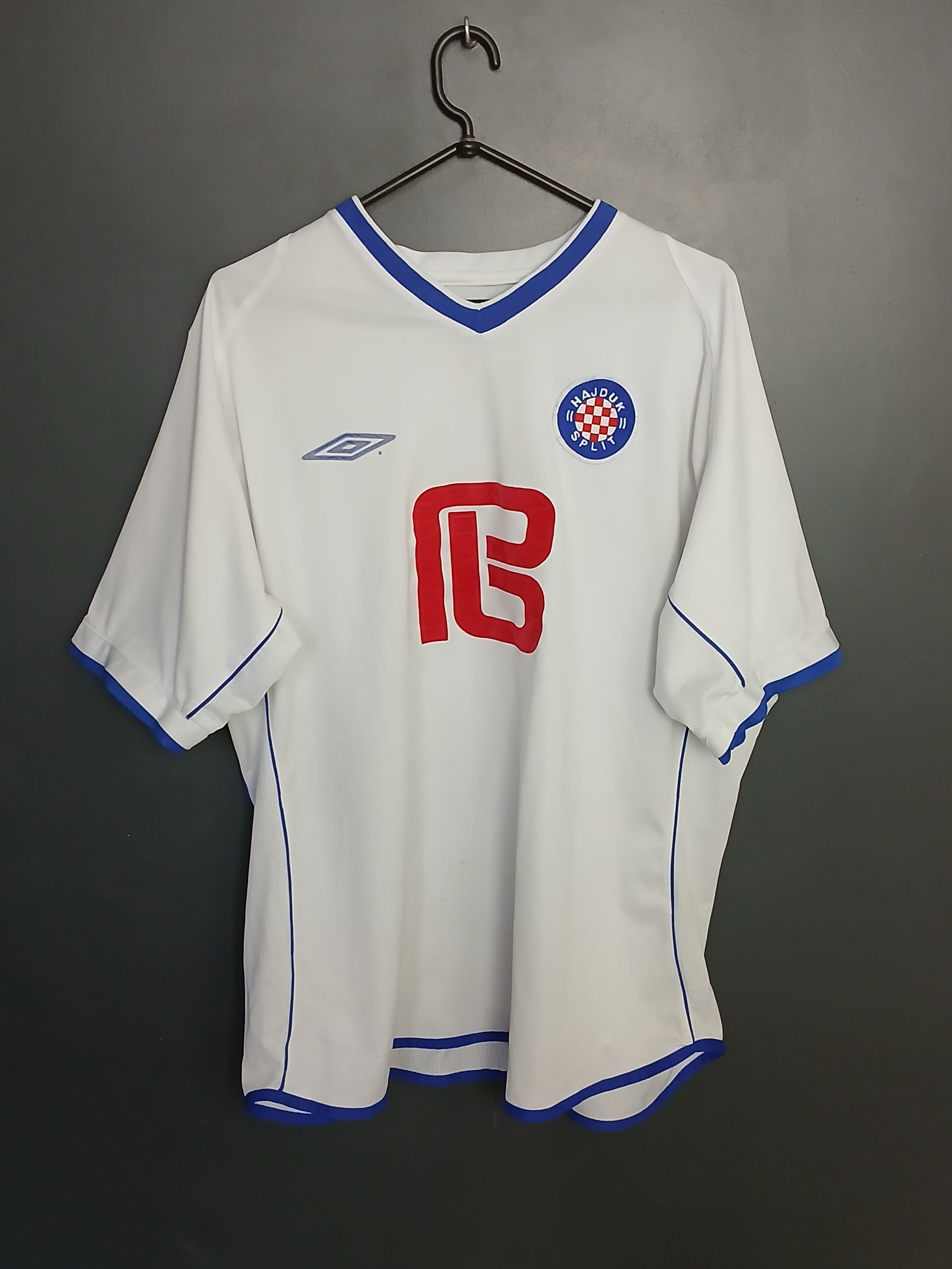 Sortie du troisième maillot de Hajduk Split 24-25 - Footy Headlines FR