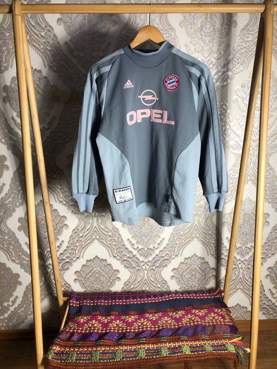 Adidas VINTAGE ADIDAS FC BAYERN MUNCHEN GERMANY SOCCER JERSEY RETRO Size US XS / EU 42 / 0 - 2 Thumbnail