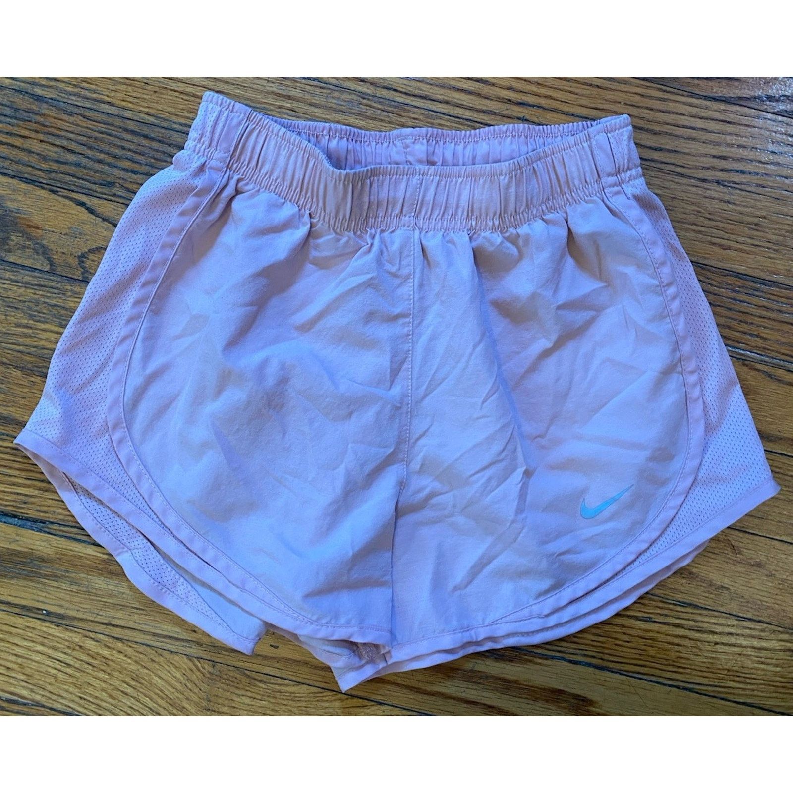 Nike Nike Athletic Shorts Women’s XS Pink Size 25" / US 0 / IT 36 - 2 Thumbnail