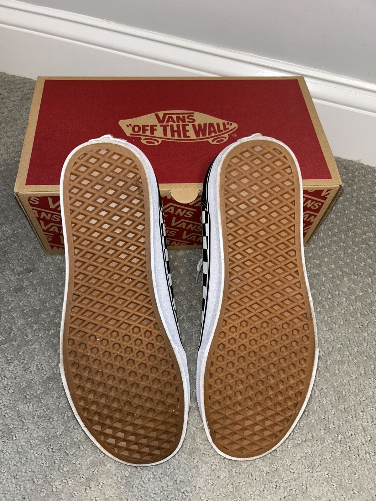 Vans Vans Old-Skool Checkered Lows Size US 10.5 / EU 43-44 - 9 Thumbnail