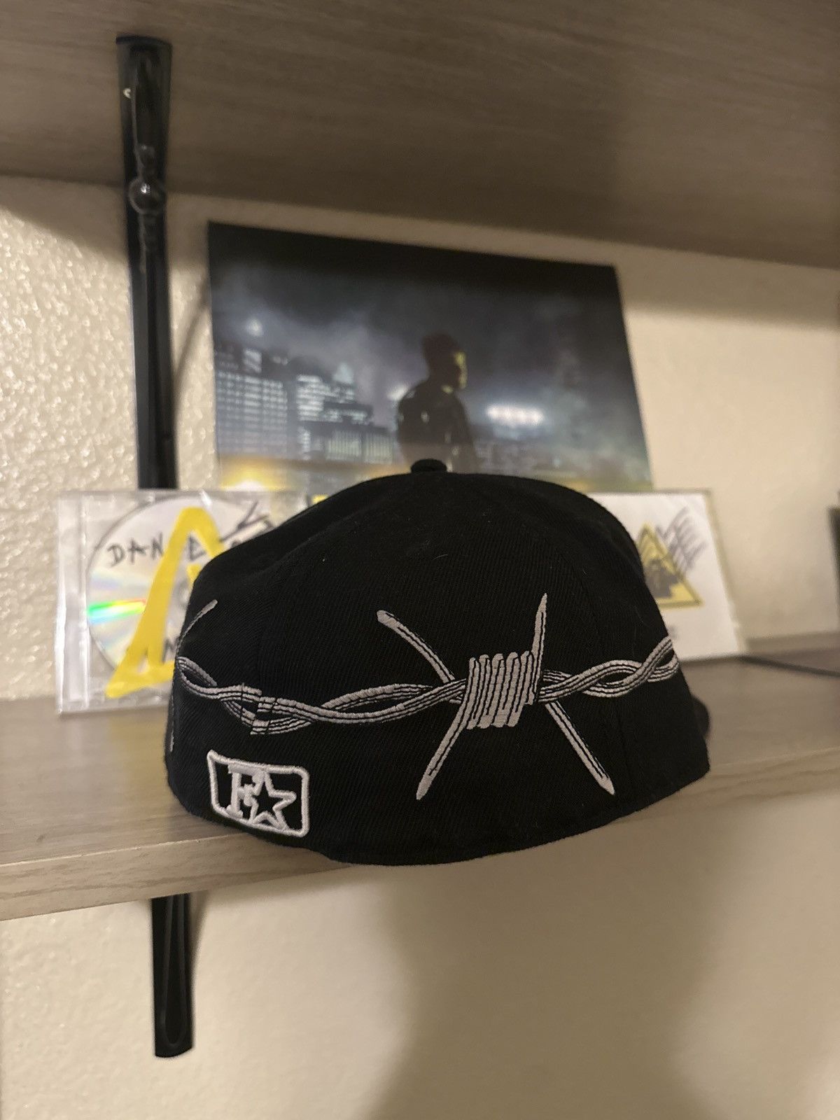 Other Barbed wire white sox fitted Size ONE SIZE - 1 Thumbnail