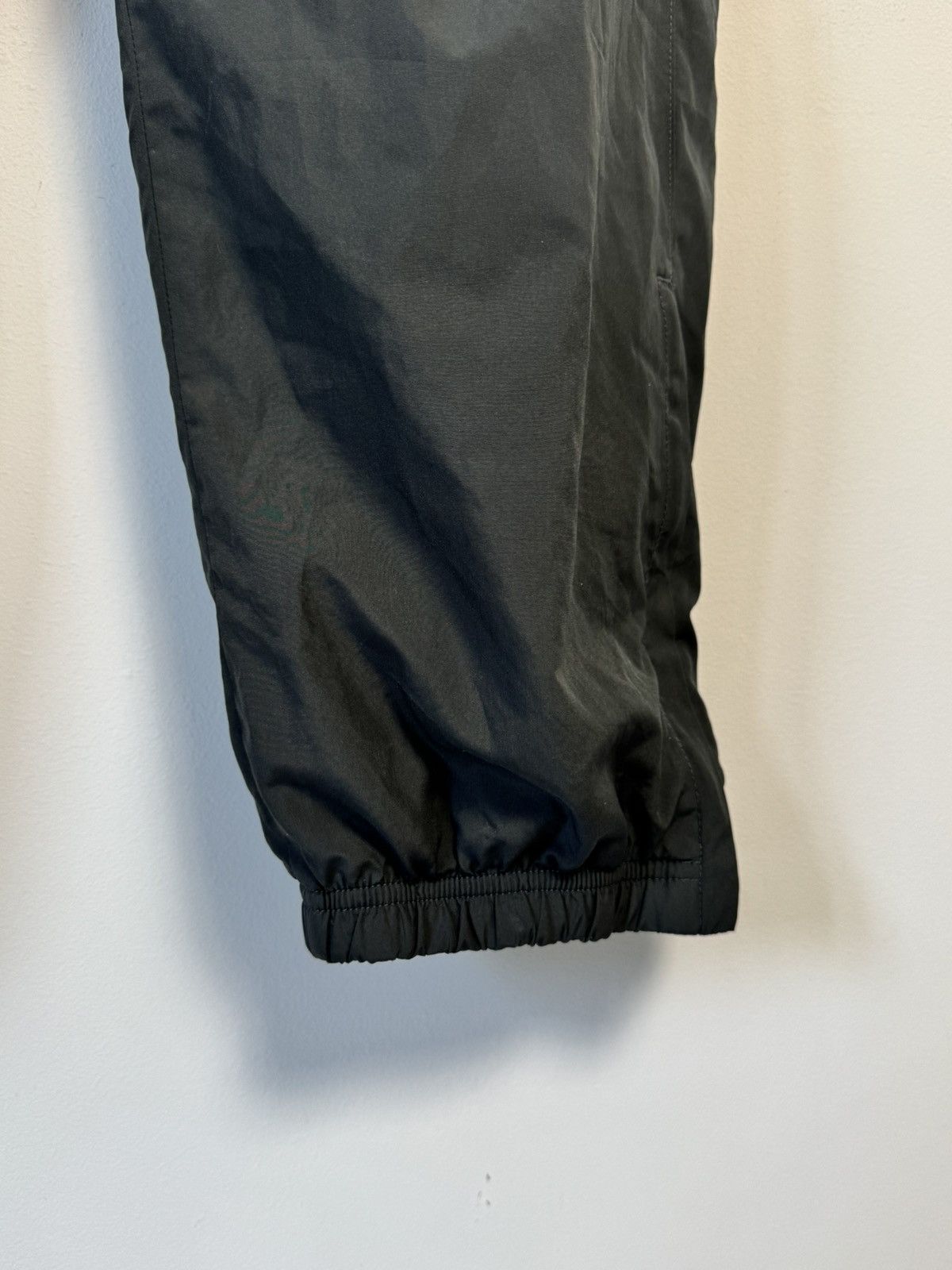 Nike Nike Vintage Nylon Pants Y2K style Hype 90’s Size US 32 / EU 48 - 4 Thumbnail