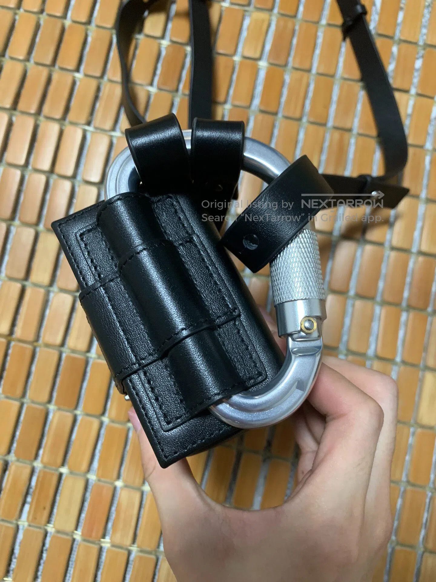 Heliot Emil Lock-Detail Leather Box Bag With Carabiner| in Black, Men's — image 6 of 6