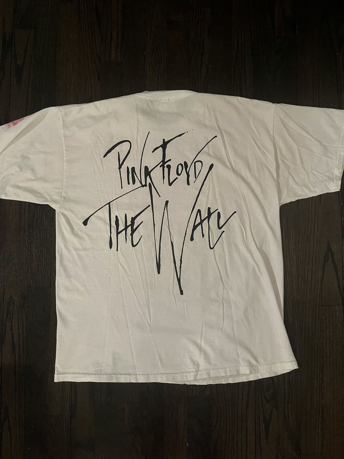 Band Tees Pink Floyd The Wall 1999 Winterland Vintage AOP T shirt Size US XL / EU 56 / 4 - 2 Thumbnail