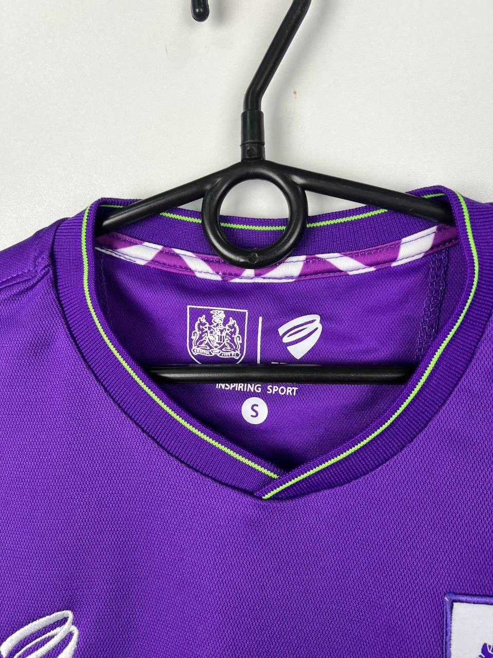 Vintage Bristol City Away Jersey t-shirts size M Size US M / EU 48-50 / 2 - 3 Thumbnail