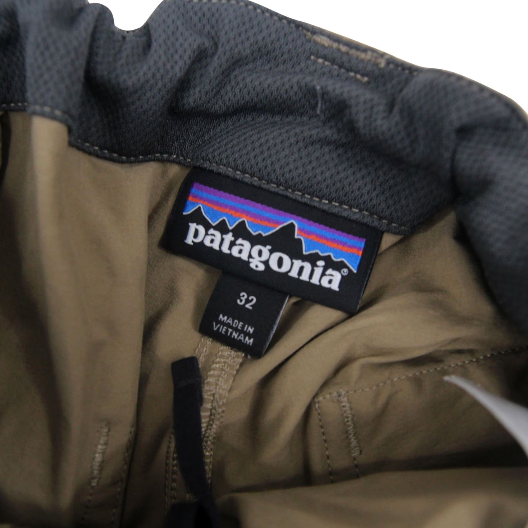 Patagonia VINTAGE Patagonia Adventure Shorts Tan 32 Men Adults 32x22 Tan Regular Adventure Mens Size US 32 / EU 48 - 5 Thumbnail