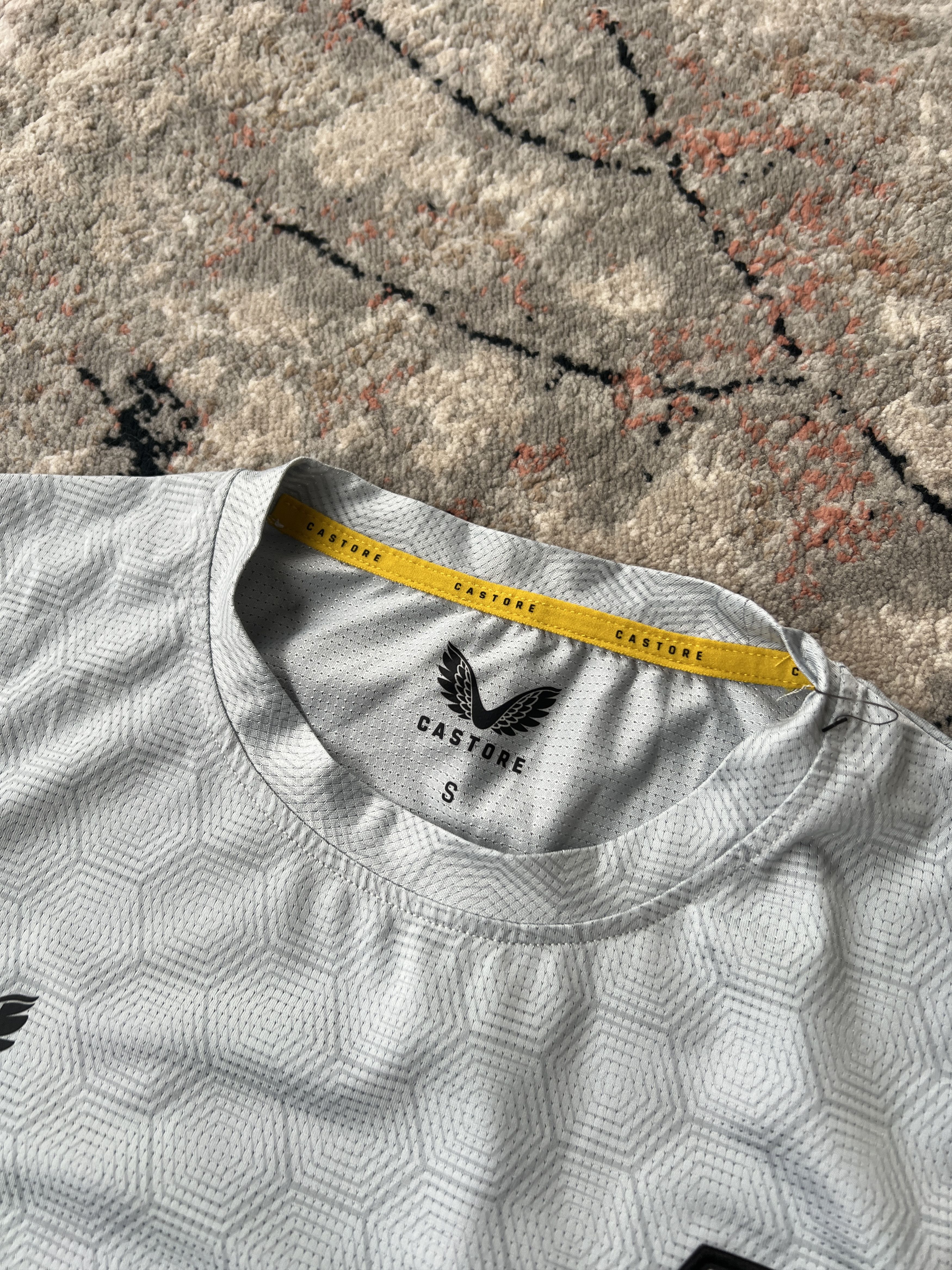 Castore Castore Wolverhampton Wanderers FC Jersey Size US S / EU 44-46 / 1 - 3 Thumbnail