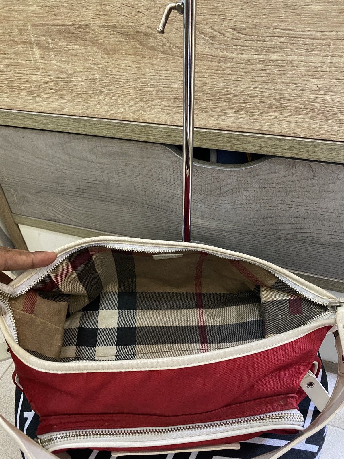 Burberry Burberry Red Nilon Shoulder Bag Size ONE SIZE - 9 Thumbnail
