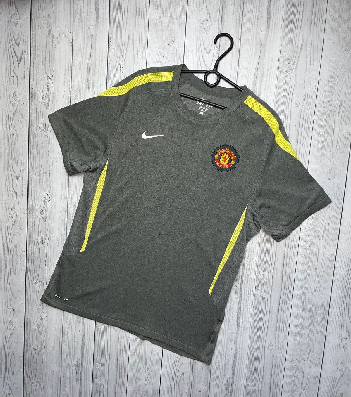 Other Vintage Manchester United soccer jersey grey size L logo Size US L / EU 52-54 / 3 - 1 Thumbnail