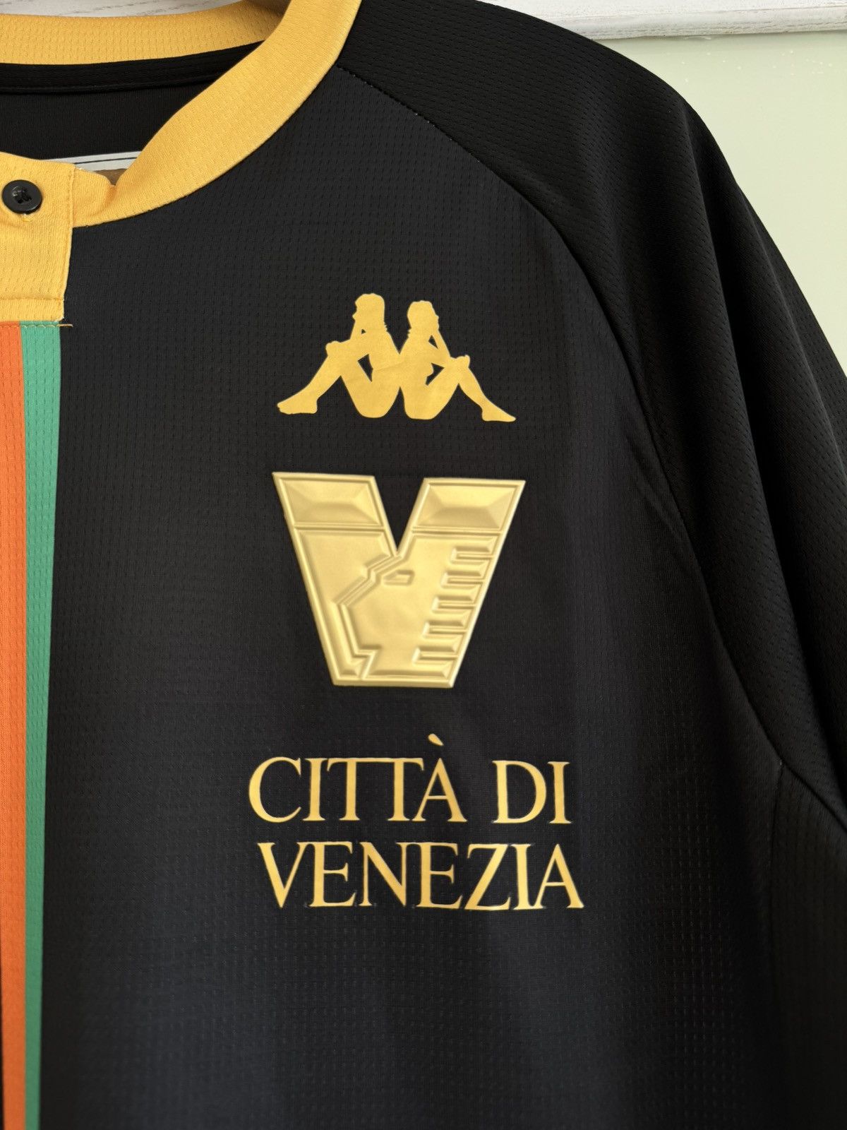 Kappa Venezia 2023-2024 Home Soccer Jersey Football Kit Shirt Size US L / EU 52-54 / 3 - 5 Thumbnail