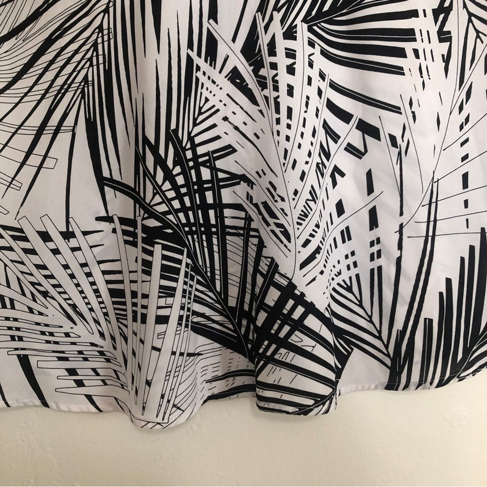 Apt. 9 Apt 9 Black White Tropical Leaf Print Tank Blouse Top Size S / US 4 / IT 40 - 3 Thumbnail