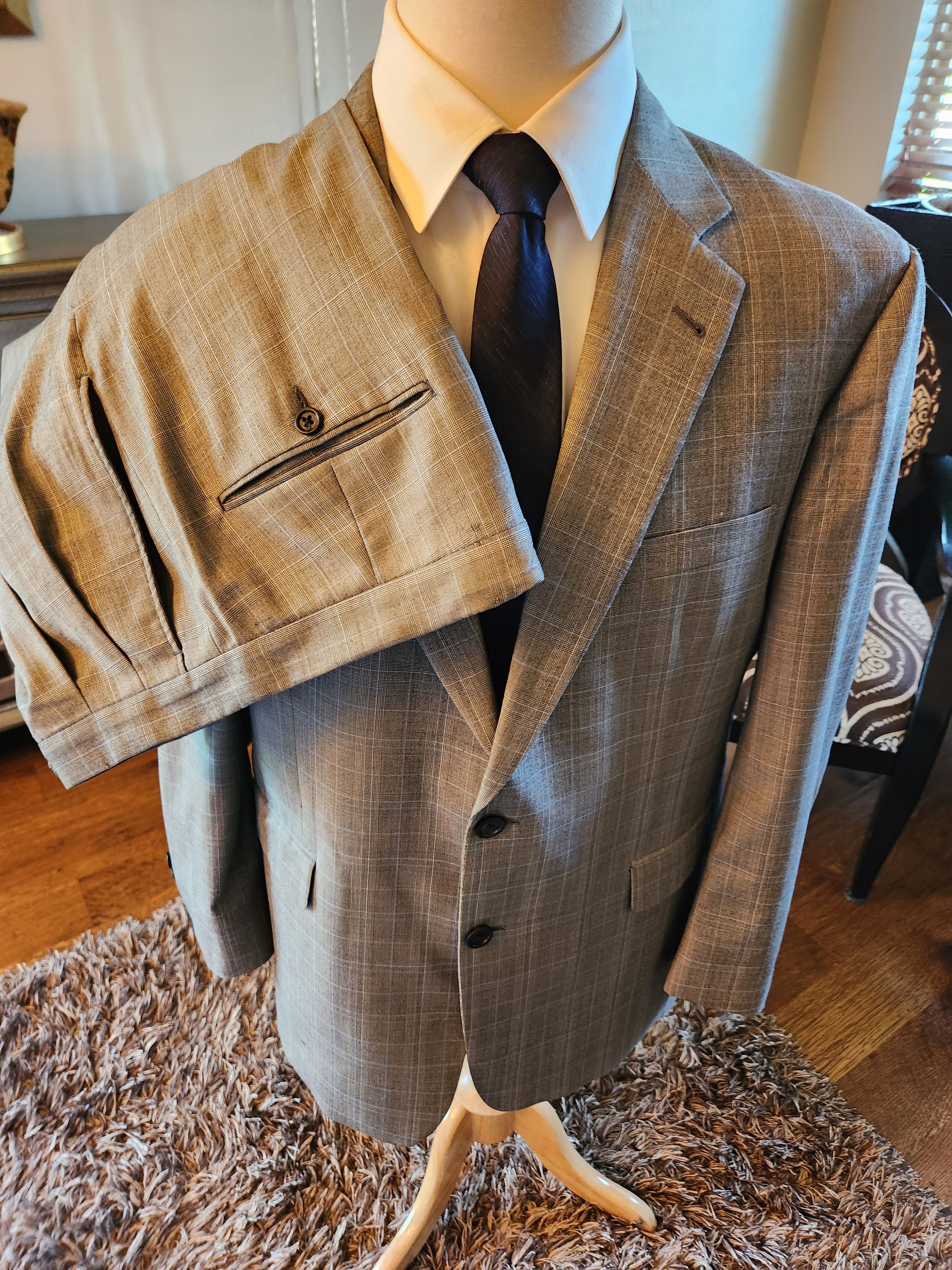 Burberry Vintage 100% Wool Men's 2 Button Gray Glen Plaid Suit Size 44S - 1 Thumbnail