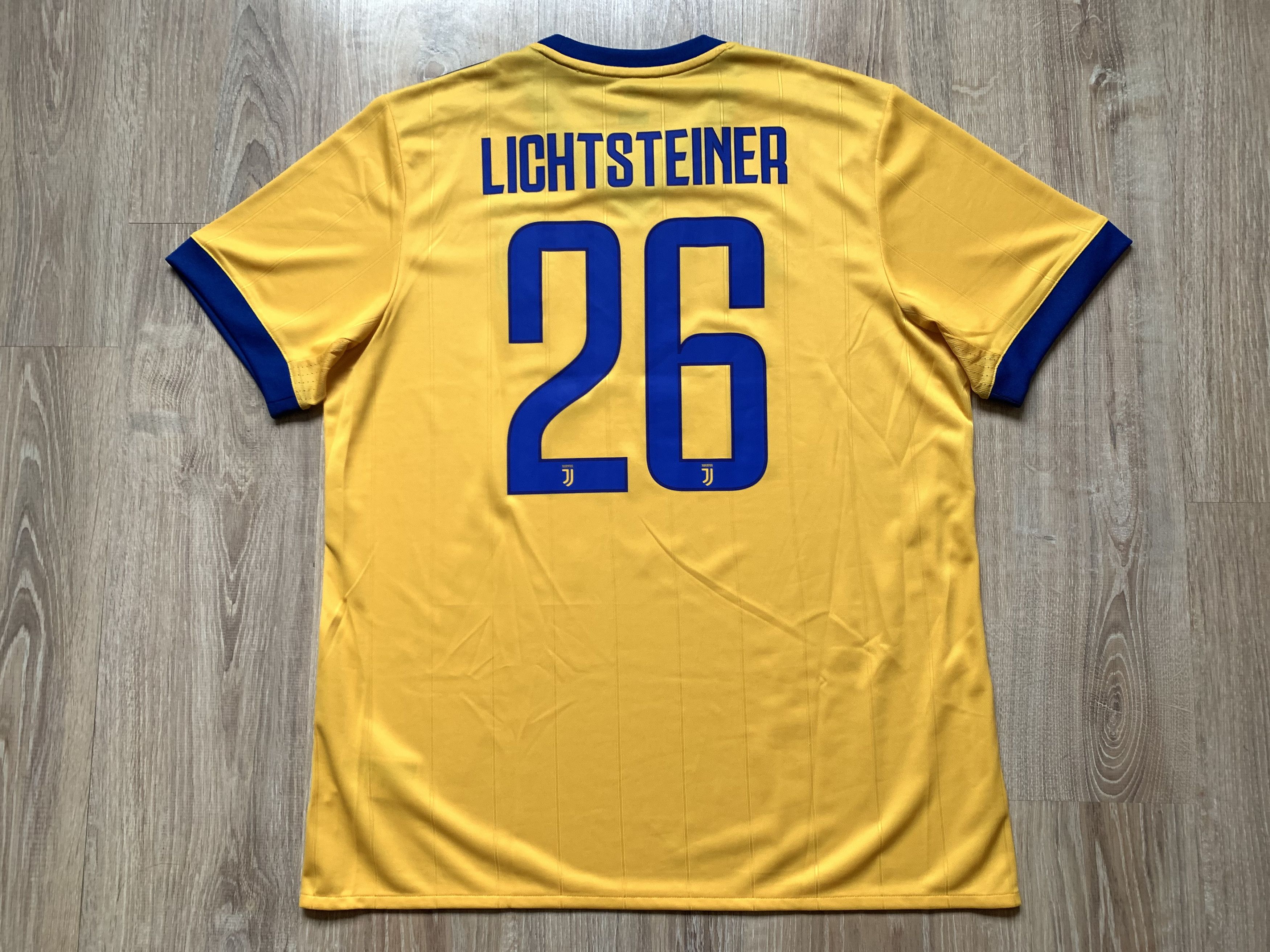 Adidas × Vintage Vintage Adidas Juventus Football Team Lichtsteiner #26 Shirt Size US XL / EU 56 / 4 - 10 Thumbnail