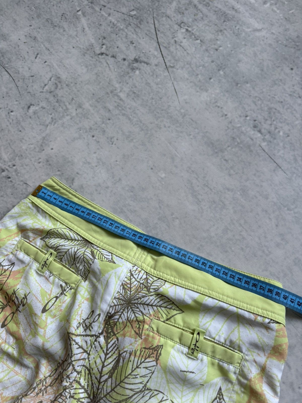Oakley × Vintage Oakley vintage shorts vintage swim Size US 31 - 6 Thumbnail