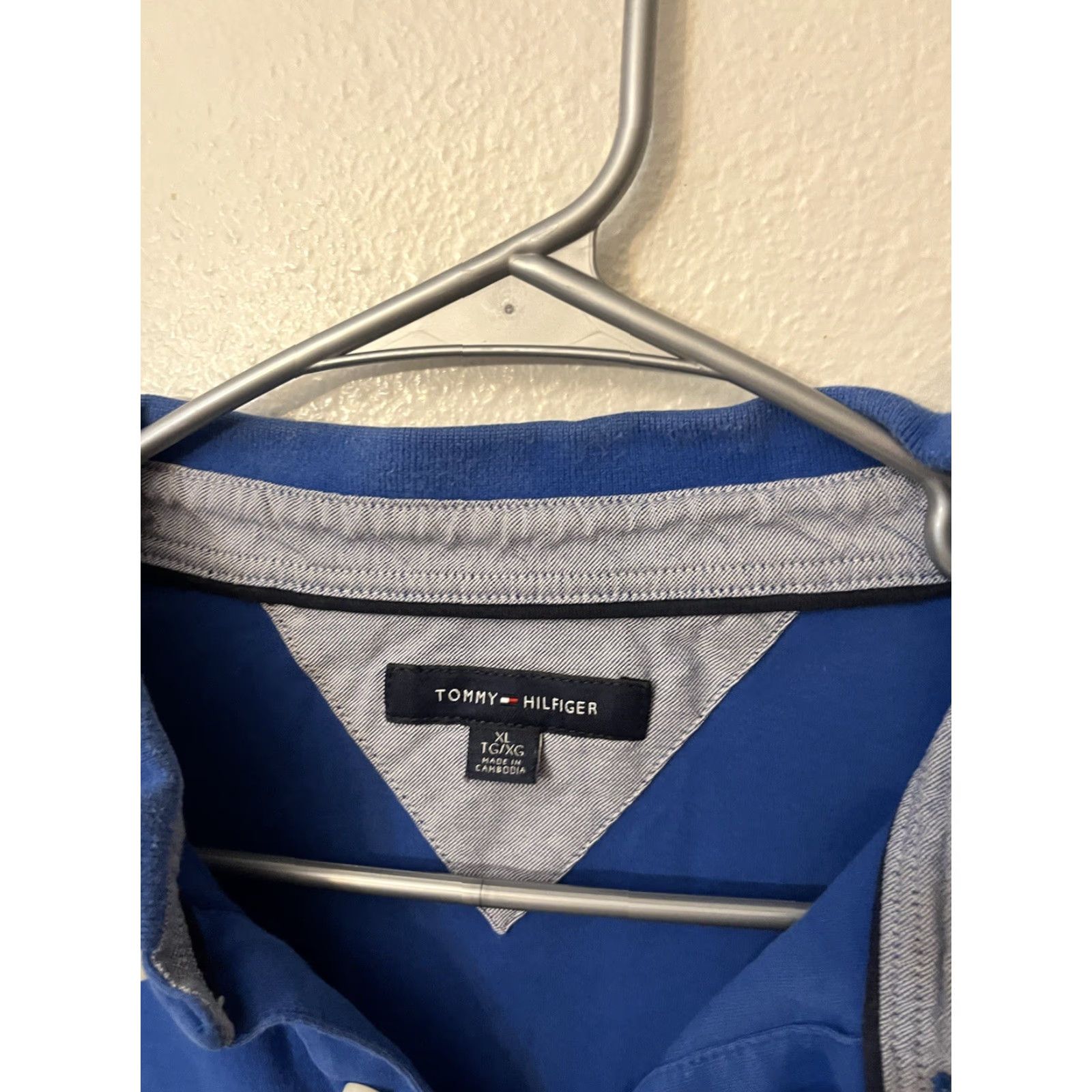 Tommy Hilfiger VINTAGE Tommy Hilfiger Polo Shirt Men XL Blue Short Sleeve Solid 90s Concert vintage Mens XL Blue Polo Shirt Size US XL / EU 56 / 4 - 3 Thumbnail