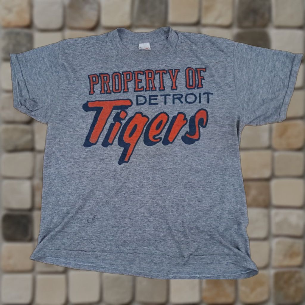 Vintage Detroit Tigers T-Shirt LG Men's Short Sleeve Gray USA 1980s Sportswear Single Stitch Size US L / EU 52-54 / 3 - 1 Thumbnail