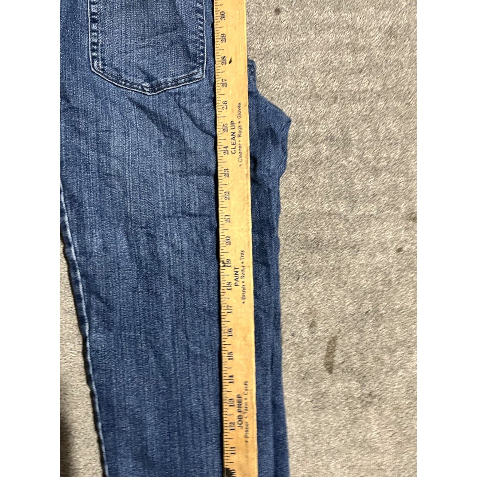 Gloria Vanderbilt Gloria Vanderbilt Jeans Womens Size 6 Amanda Straight Denim Medium Wash Solid Size 28" / US 6 / IT 42 - 7 Thumbnail