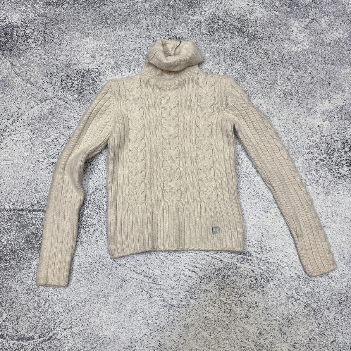 Chanel Chanel Beige Knitted High Neck Cashmere Sweater M size 38 Size S / US 4 / IT 40 - 1 Thumbnail