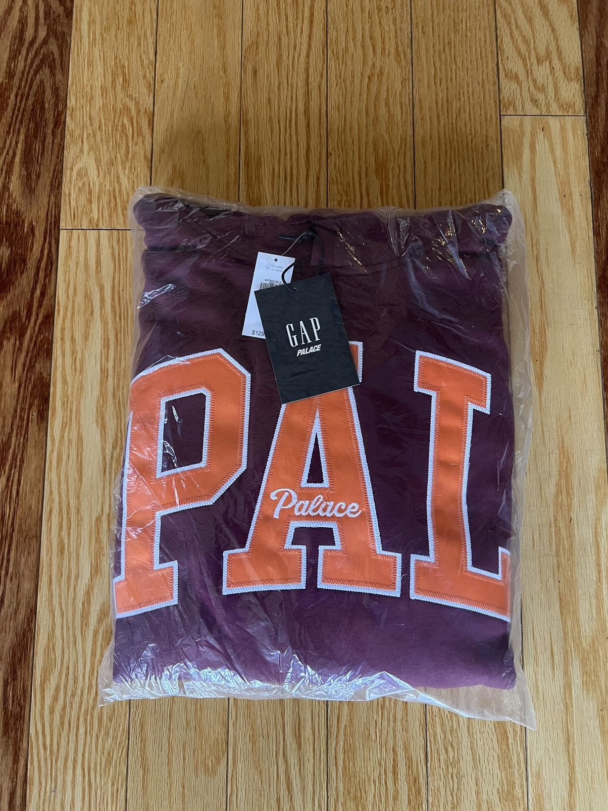 Gap × Palace PALACE x GAP Hoodie Burgundy XL Size US XL / EU 56 / 4 - 3 Thumbnail