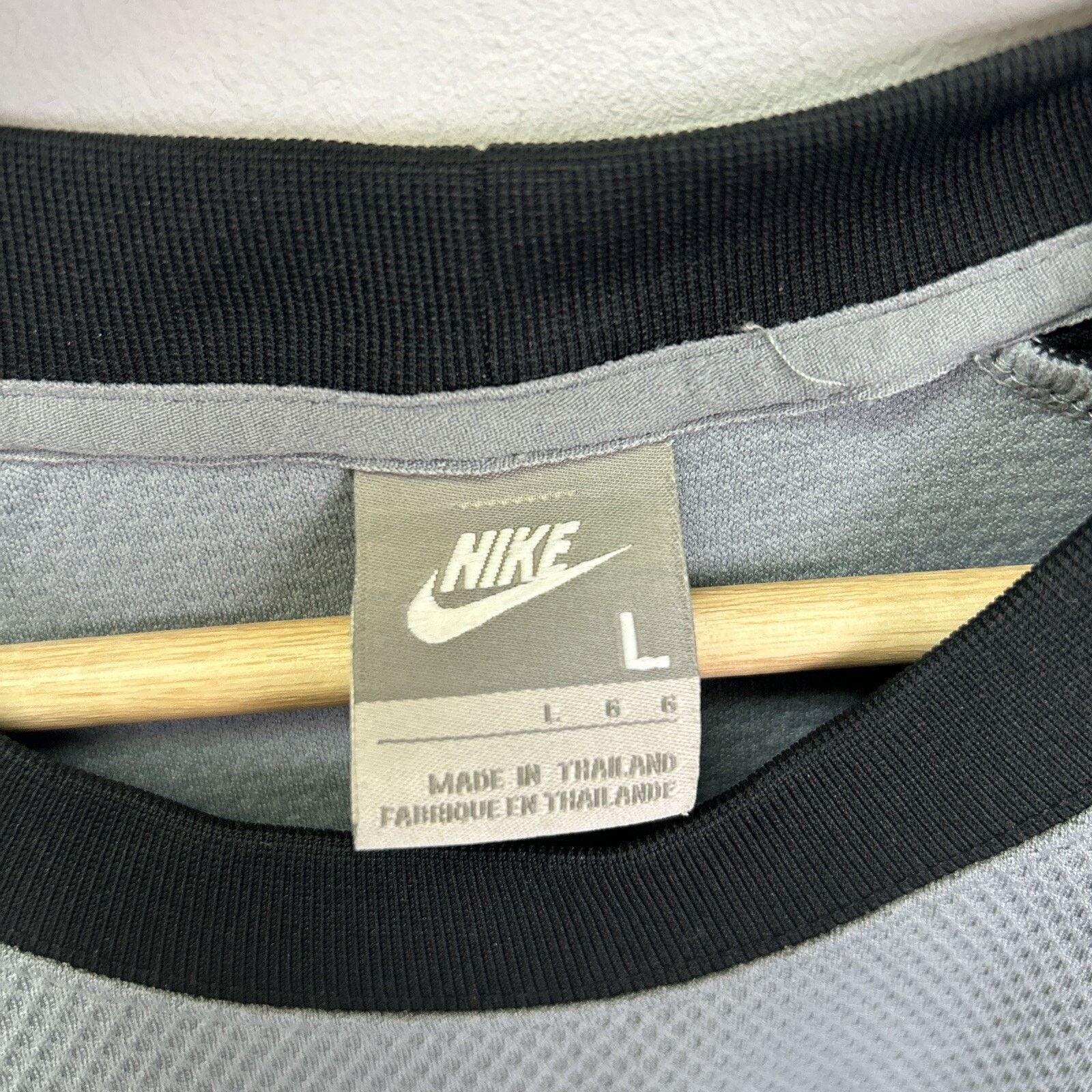 Nike Nike Vintage Embroidered Basketball Shirt Size Large Size US L / EU 52-54 / 3 - 4 Thumbnail