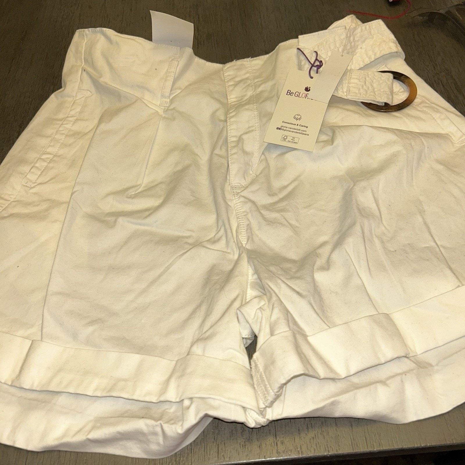 Gloria Vanderbilt Gloria Vanderbilt Belt Vacation Short White Size 16 NWT Size 34" / US 12 / IT 48 - 1 Thumbnail