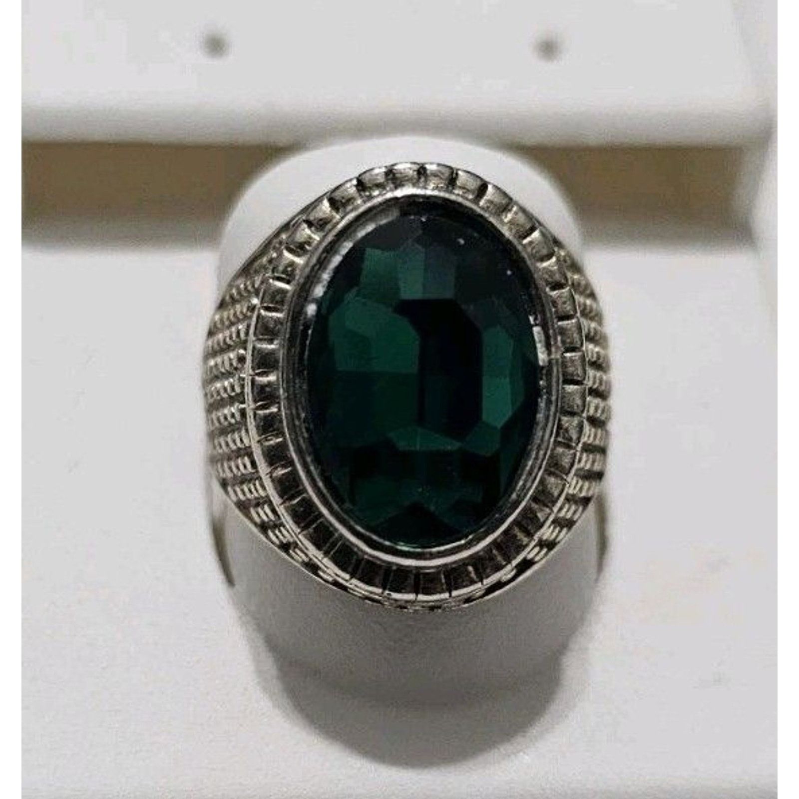 Other Emerald Green Zirconia Stone 925 Silver Ring Size 7.5 Size ONE SIZE - 1 Thumbnail
