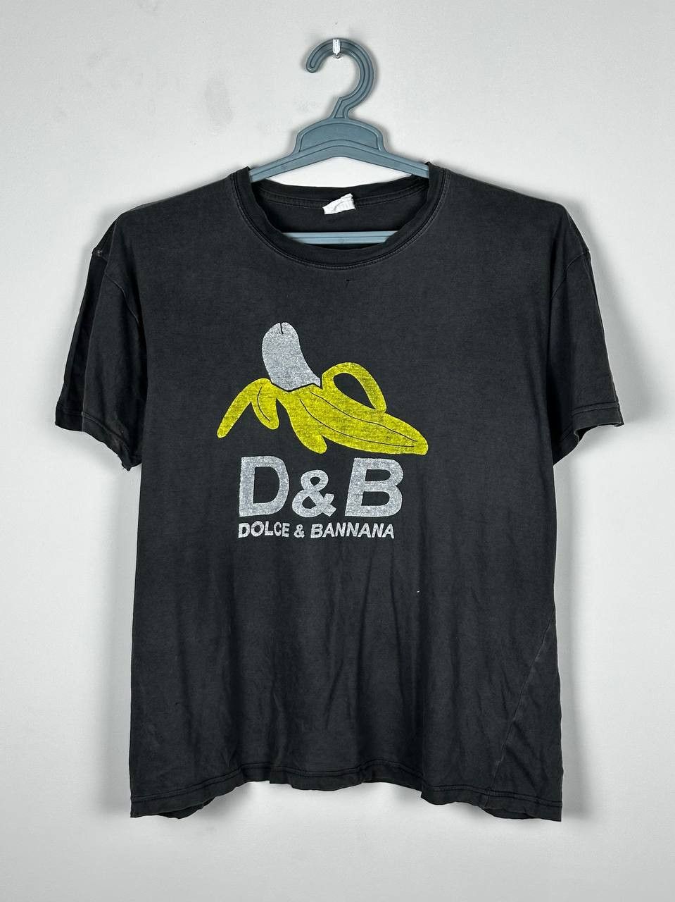 Vintage Vintage Dolce & Bannana Humour Faded To Grey T-shirt Size US M / EU 48-50 / 2 - 1 Thumbnail