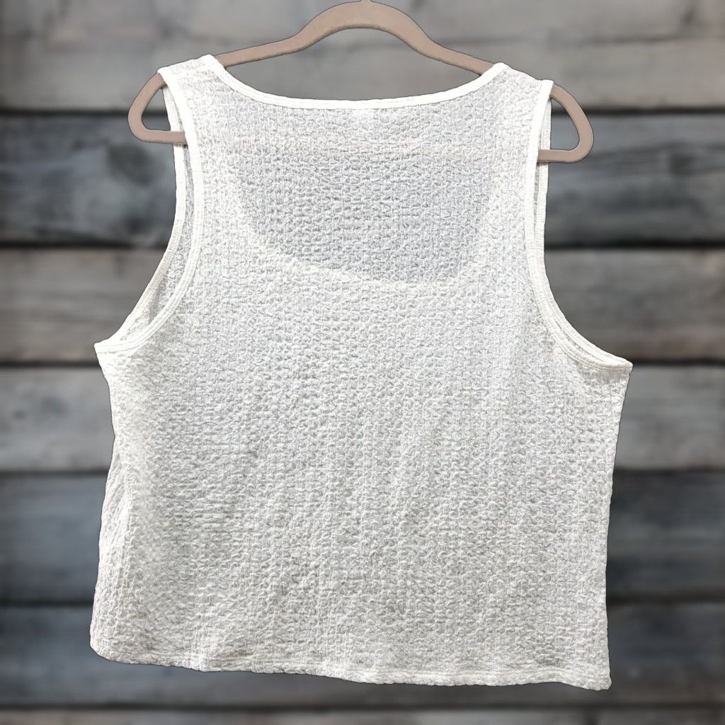 Old Navy Old Navy Tank Top Womens XXL White Sleeveless Pucker Square Neck Seersucker Tank Shirt Casual Plus Size Size XXL / US 16-18 / IT 52-54 - 1 Thumbnail