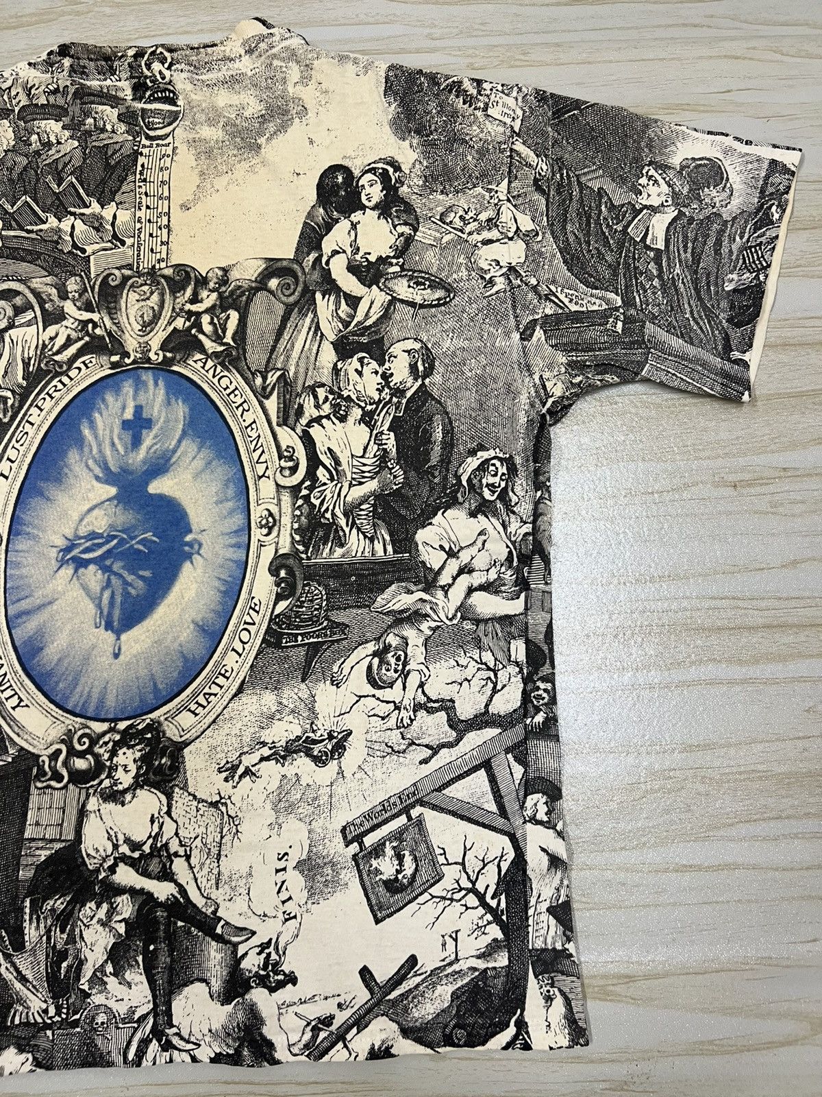 Vintage Rare Greek Goddess Lesbian Month Of The Sacred Heart Tee Size US L / EU 52-54 / 3 - 11 Thumbnail