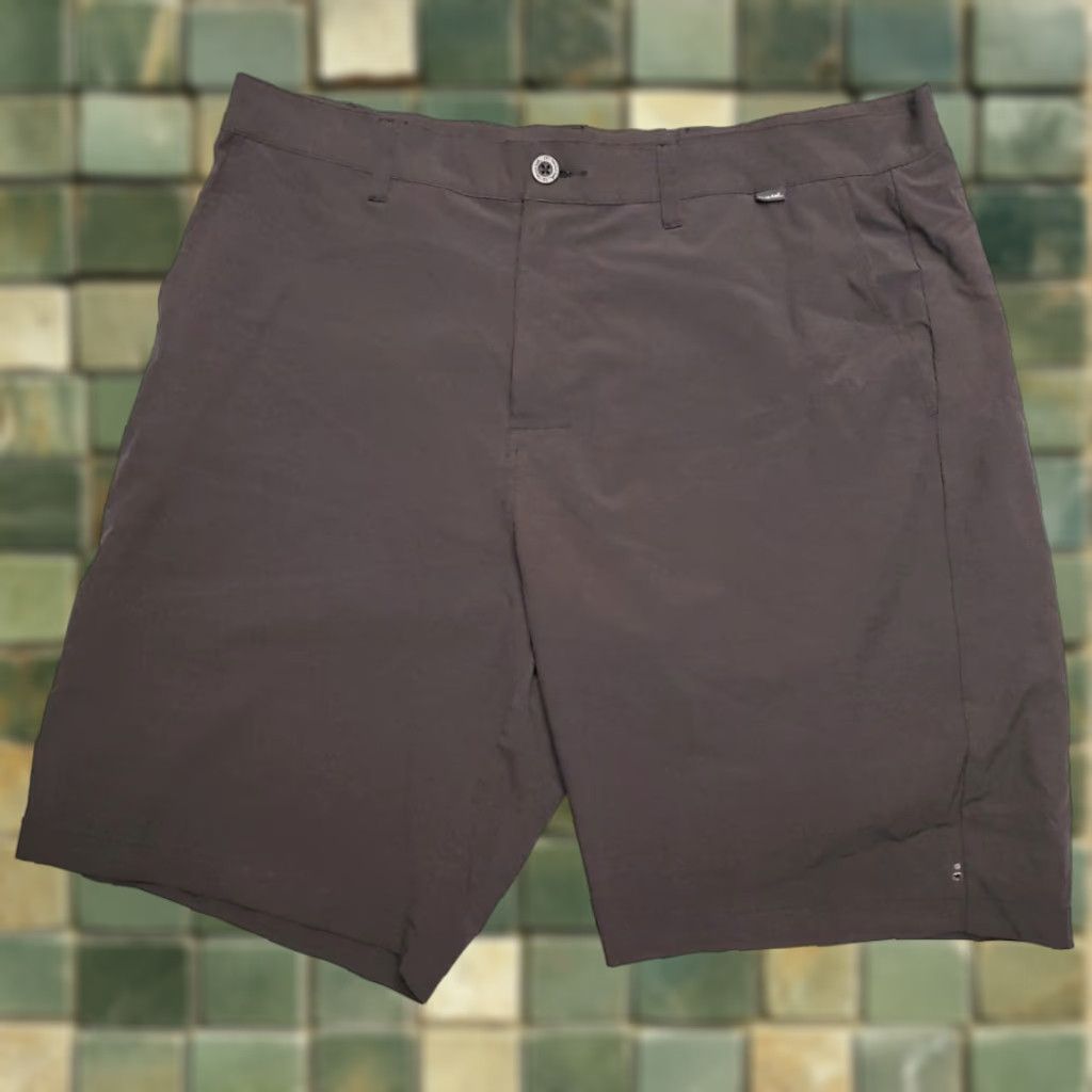 TravisMathew VINTAGE Travis Mathew Shorts Mens 38 Gray Performance Stretch Blend Golf Size US 38 / EU 54 - 1 Thumbnail