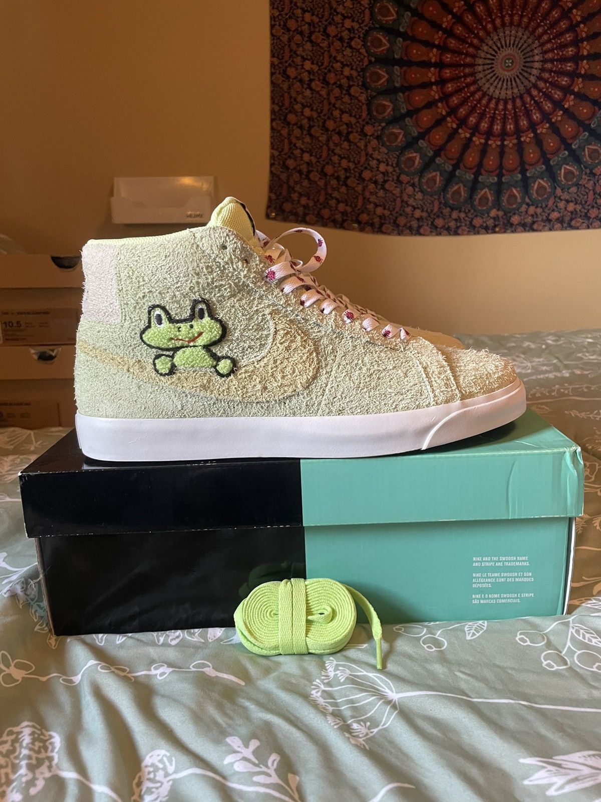 image of Nike Sb Blazer X Frog Skateboards Shoes in Light Lime, Men's (Size 10.5)