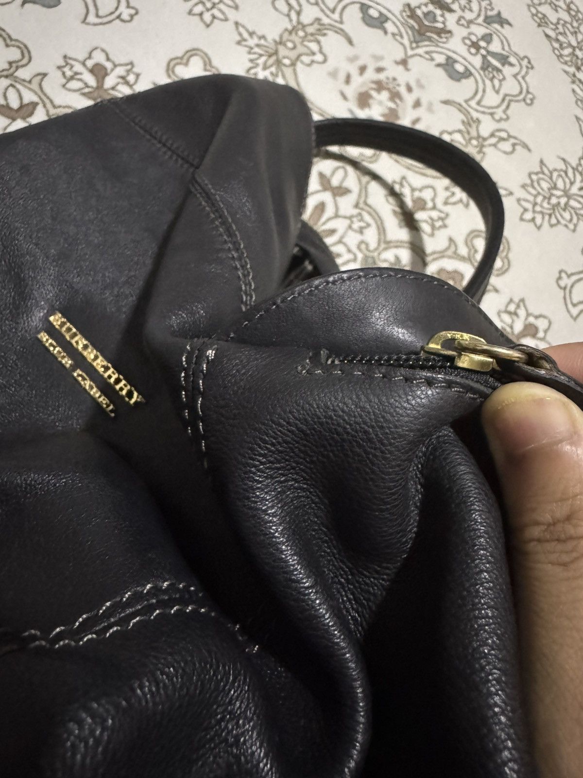 Burberry × Genuine Leather OG Burberry Blue Label Leather Large Tote Shoulder Handbag Size ONE SIZE - 9 Thumbnail