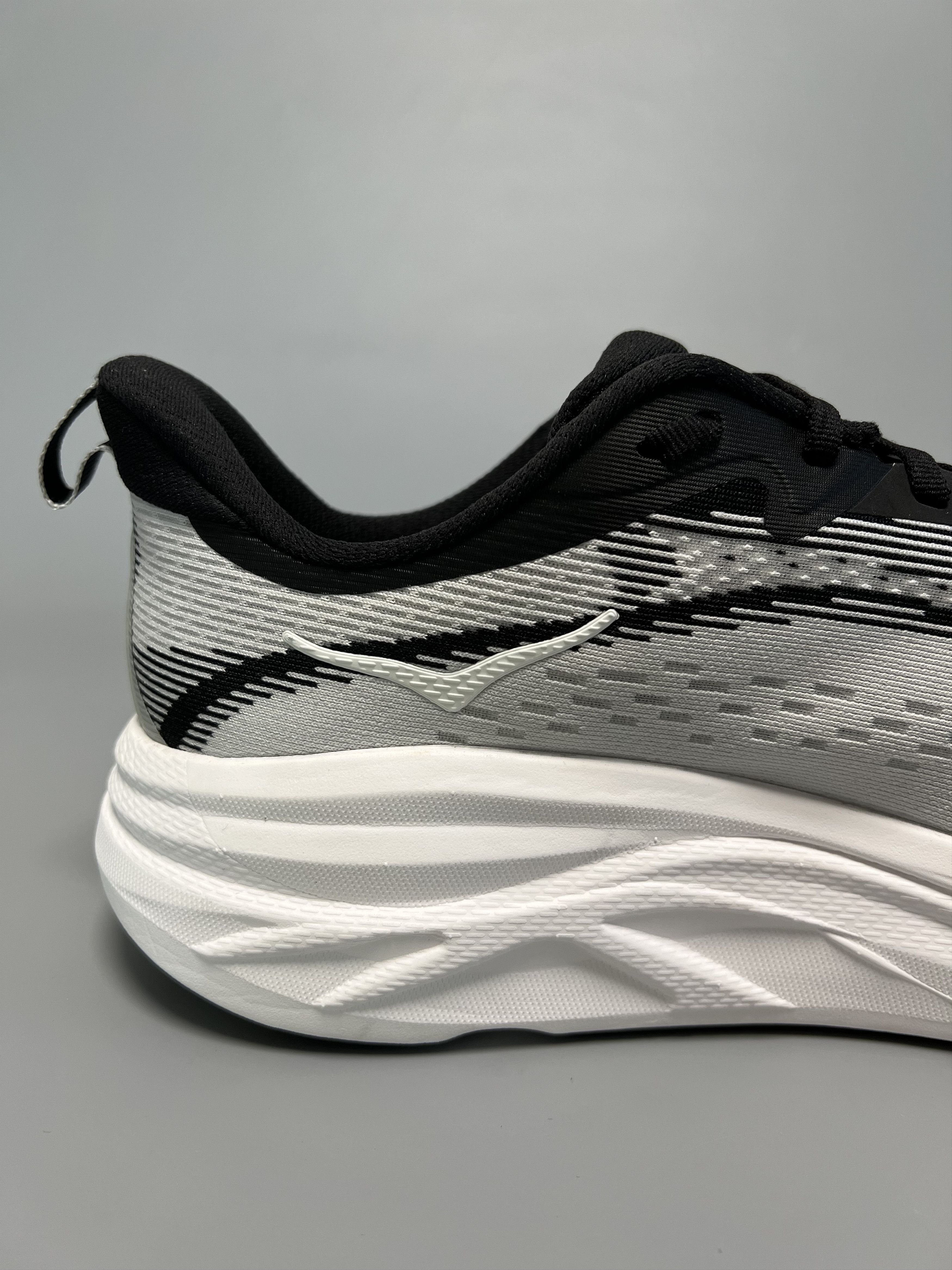 Hoka 11D Hoka One One Skyflow Wide Running Shoes Gym Walking Size US 11 / IT 41 - 6 Thumbnail