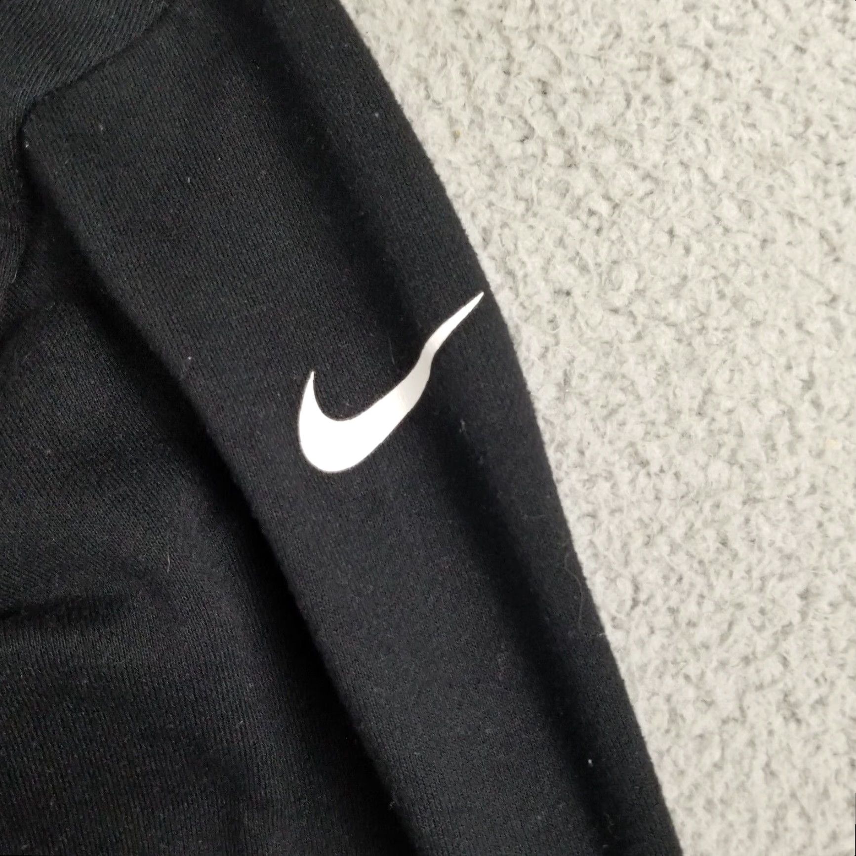Nike Nike Sweatshirt Shirt Womens Small Black Dri-FIT Pullover Crew Neck Activewear Logo 90s? Size S / US 4 / IT 40 - 2 Thumbnail