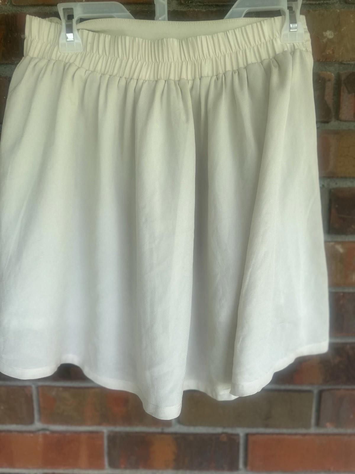 The Unbranded Brand cream mini skirt stretch Comfy Size 32" / US 10 / IT 46 - 7 Thumbnail